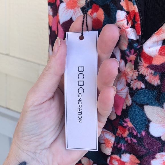 NWT Beautiful Bright Floral Colorful BCBGeneration Dress 👗 Size 12 - Picture 6 of 17